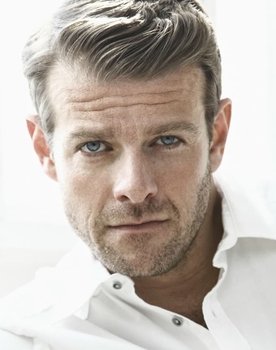 Kamarás Iván as Dr. Csopkai Ferenc