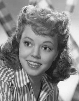 Jean Porter as Girl Going to Audition (uncredited)