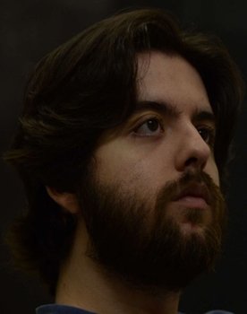Gabriel Sequeira as Policial 2
