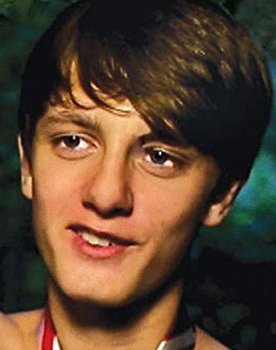 Mathias Hartmann Niclasen as Thomas