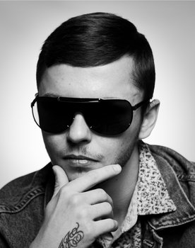 Joey Snyder as Robert