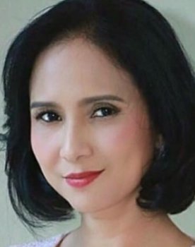 Rungthong Ruomthong as Hiang