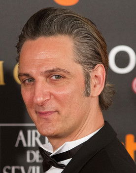 Ernesto Alterio as Enrique