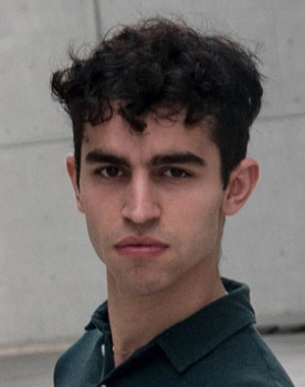 Theodore Vrachas as Valentin