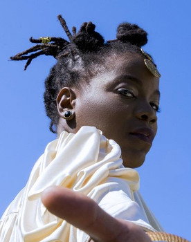 Malika Tirolien