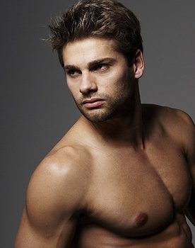 Guilherme Roth as Irmão
