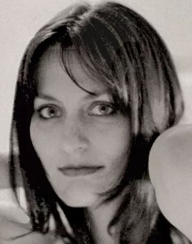 Laure Mattei as Roxana
