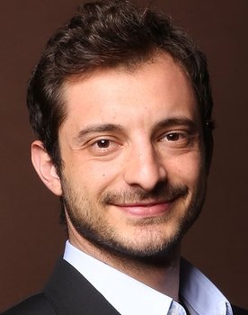 Berk Sezenler as 