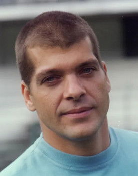 Roberto Bataglin as Tadeu