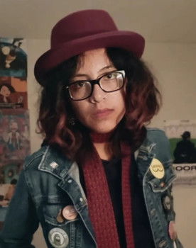 Daniela González as Extra #3