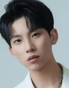 Yue Yang as Zhao Zhi Ye