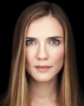 Sara Canning Photo