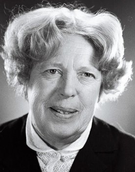Katrin Välbe as Aita