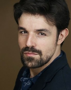 Álvaro Márquez as Falangista