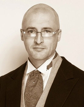 Aku Laitinen as Private Knihti