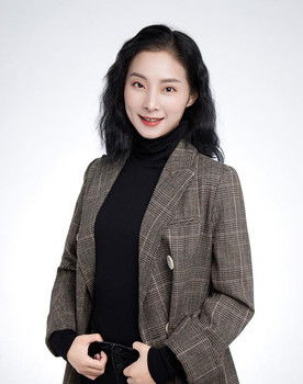 Zhu Hongxing as 小青