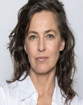 Elodie Miramont as Laura Dalmasso (adulte)