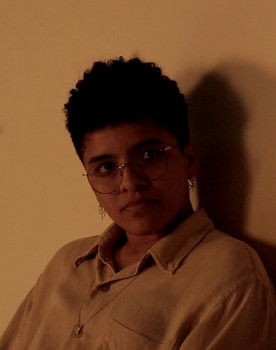 Heloísa Rodrigues as Verônica