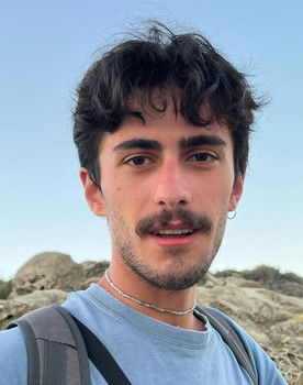 Zafer Akkoyun as Haydar