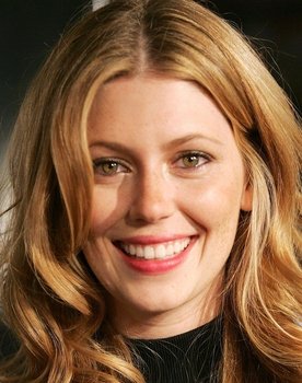 Diora Baird as Callie Hayes