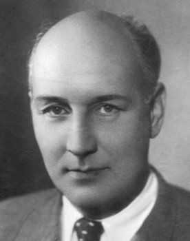 Mikhail Romanov as Charles Smith