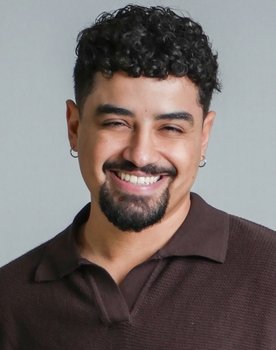 Davi Claudino as Alberto