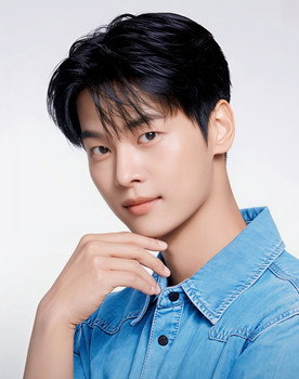 Cha Hak-yeon as Song Yu-chan