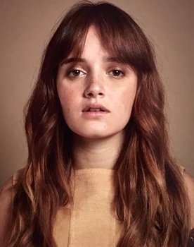 Carolina Deslandes as Carolina Deslandes