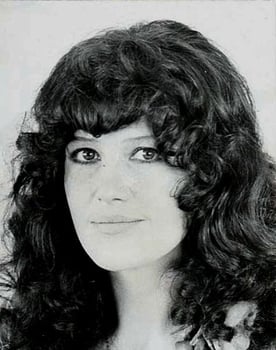 Francesca Romana Coluzzi as Maria Luce Balestrazzi - Wife of Gianluca