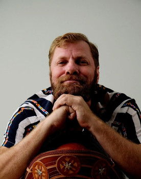 Toinho Melo as Miguel