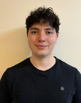 Arthur Taranti as Félix