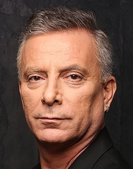 Aziz Sarvan as Erdal