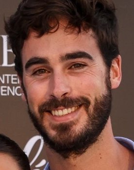 Luis Zamalloa as Self