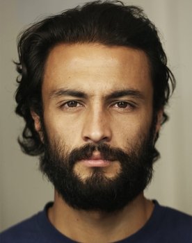 Amir Jadidi as Reza
