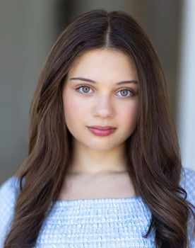 Vivian Amirault as Emily