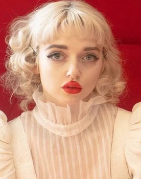 Glüme Harlow as Catherine Christianson