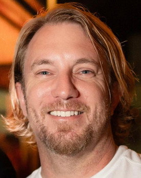 Cory Loykasek as Darren