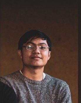 Dorison Ouch as Lloyd
