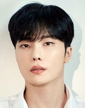 Jeon Hyeong Min as Lee Jung-hoon