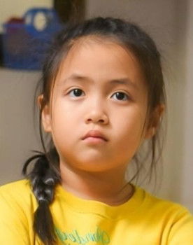 Ngân Chi as Xuân Thanh (Song) 5 Years Old