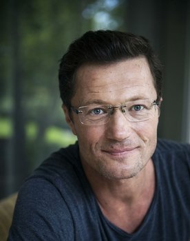András Stohl as Cövek
