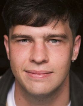 Peter Kingston as Justin