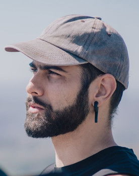 Pedro Saliba as Ele Mesmo