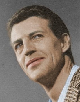 Claudio Brook as Señor Olmedo