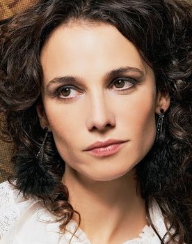 Aline Küppenheim as Teresa