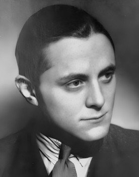 Roy Findlay as Dan Smollet