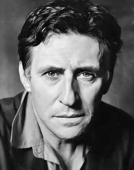 Gabriel Byrne