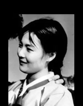 Gong Mi-hee as 