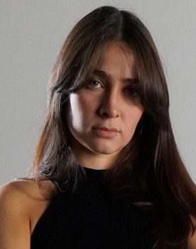 Joana Hillman Montanaro as María Ángel