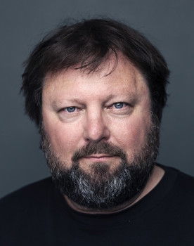 Manuel Guillot as Gilles